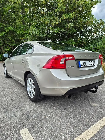 Volvo S60 2011 photo 2