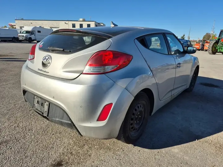 Hyundai Veloster 2013 photo 5
