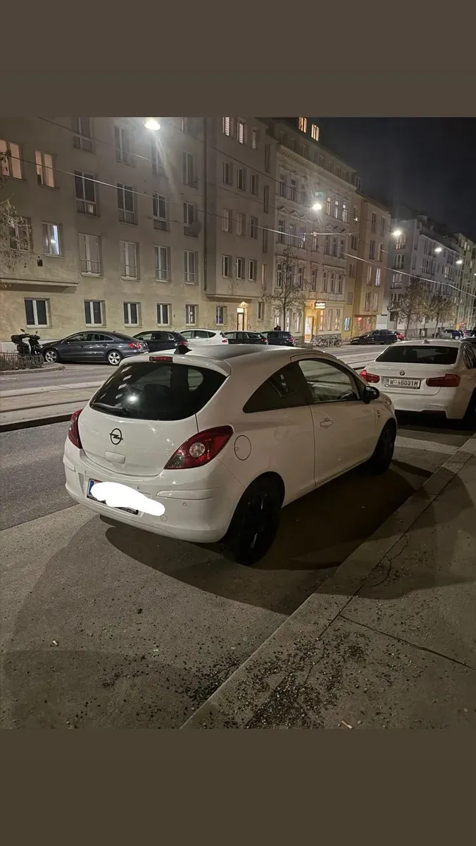 Opel Corsa 2010 photo 2
