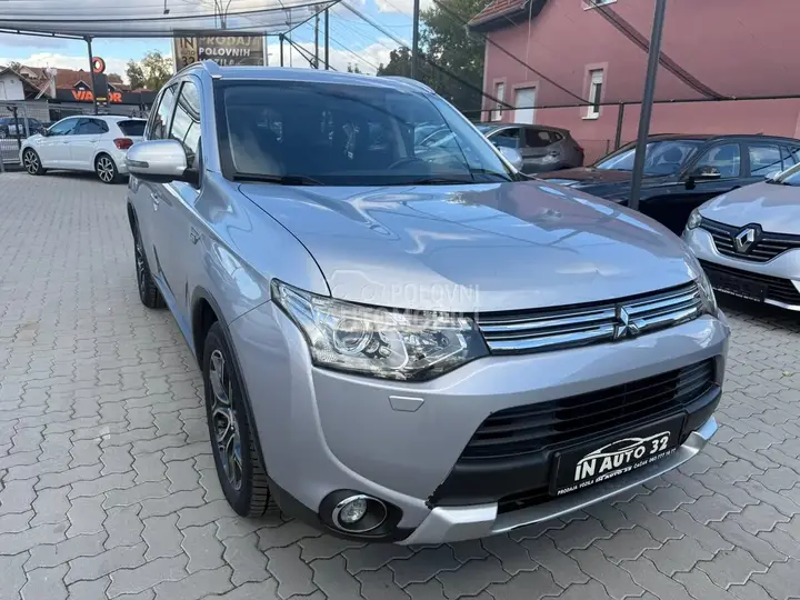 Mitsubishi Outlander 2014 photo 2