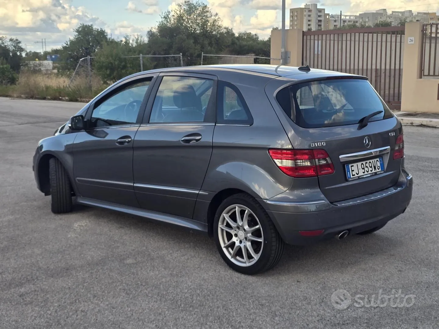 Mercedes-Benz B 180 Cdi Premium 2011 photo 2