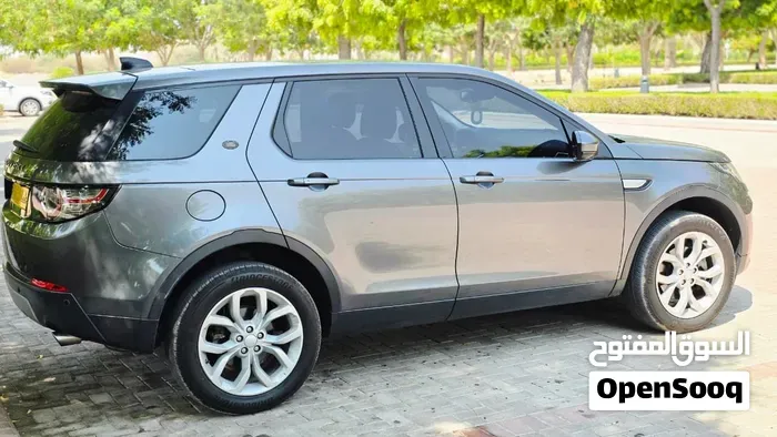 Land Rover Discovery Sport 2018 photo 2