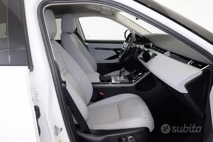 Land Rover Evoque 2021 photo 3