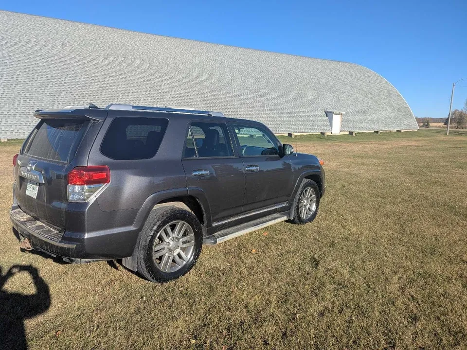 Toyota 4Runner 2013 photo 3