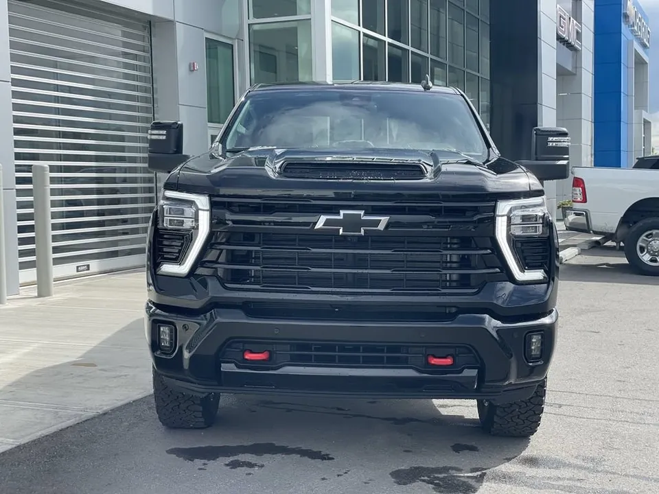 Chevrolet Silverado 3500Hd 2026 photo 2