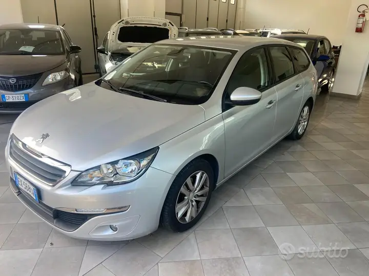 Peugeot 308 2014 photo 2