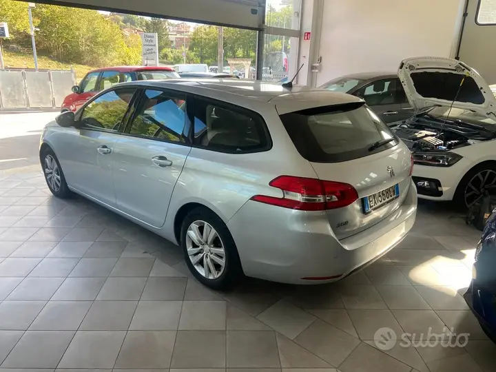 Peugeot 308 2014 photo 5