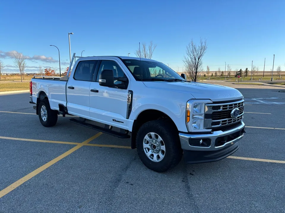 Ford F350 2024 photo 2