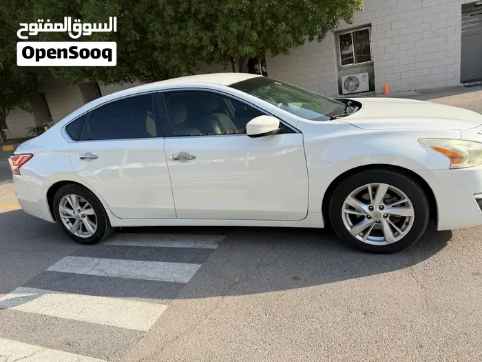 Nissan Altima 2013 photo 2