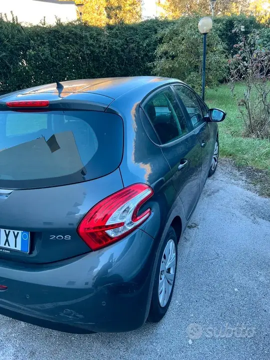 Peugeot 208 2015 photo 2