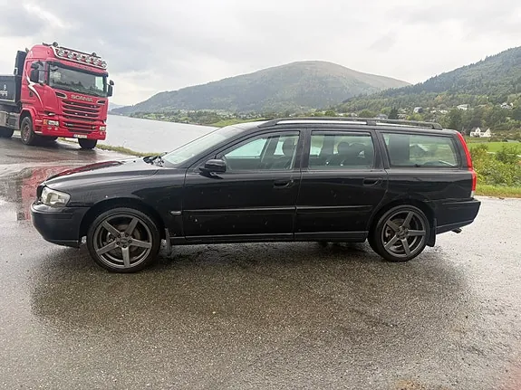 Volvo V70 2004 photo 2