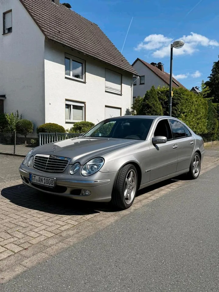 Mercedes-Benz E320