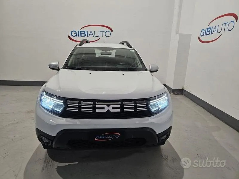 Dacia Duster 2023 photo 2