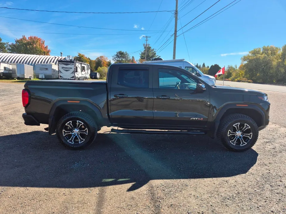 GMC Canyon 2024 photo 2