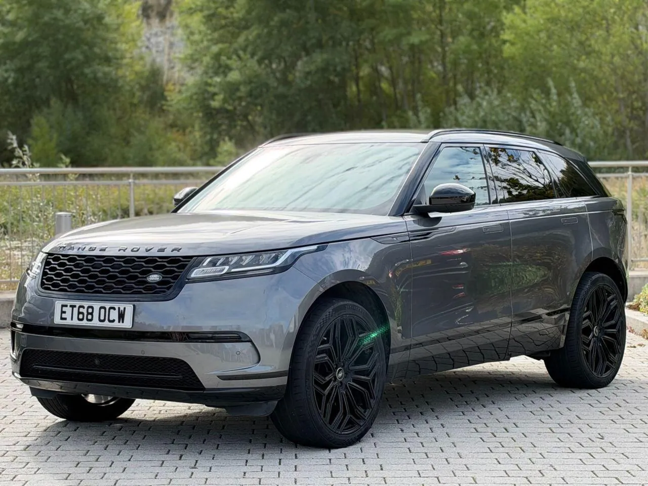 Land Rover Range Rover Velar 2018 photo 3
