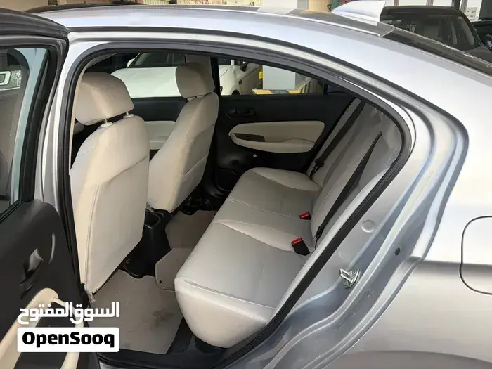 Honda City 2023 photo 4