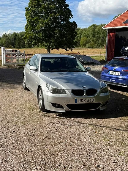 BMW 520I