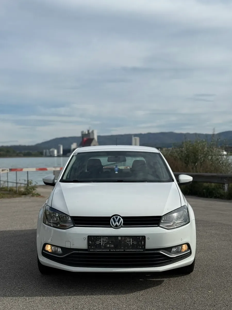 Volkswagen Polo 2014 photo 2