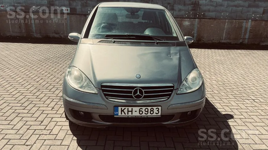 Mercedes-Benz A180