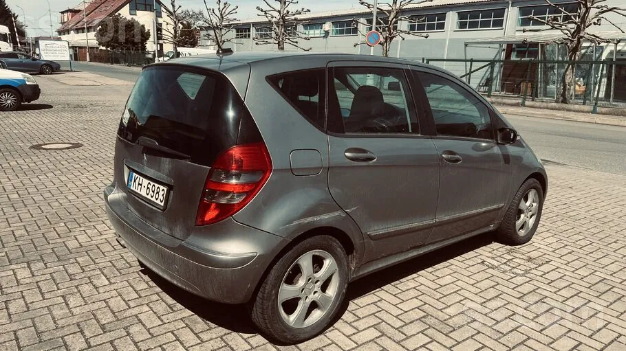 Mercedes-Benz A180 2006 photo 2