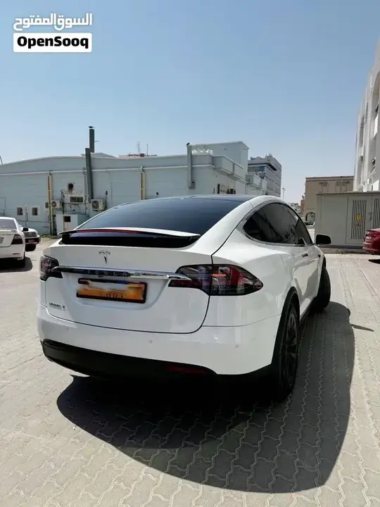 Tesla Model X 2018 photo 2
