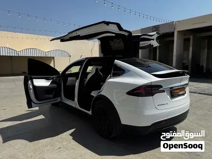 Tesla Model X 2018 photo 3