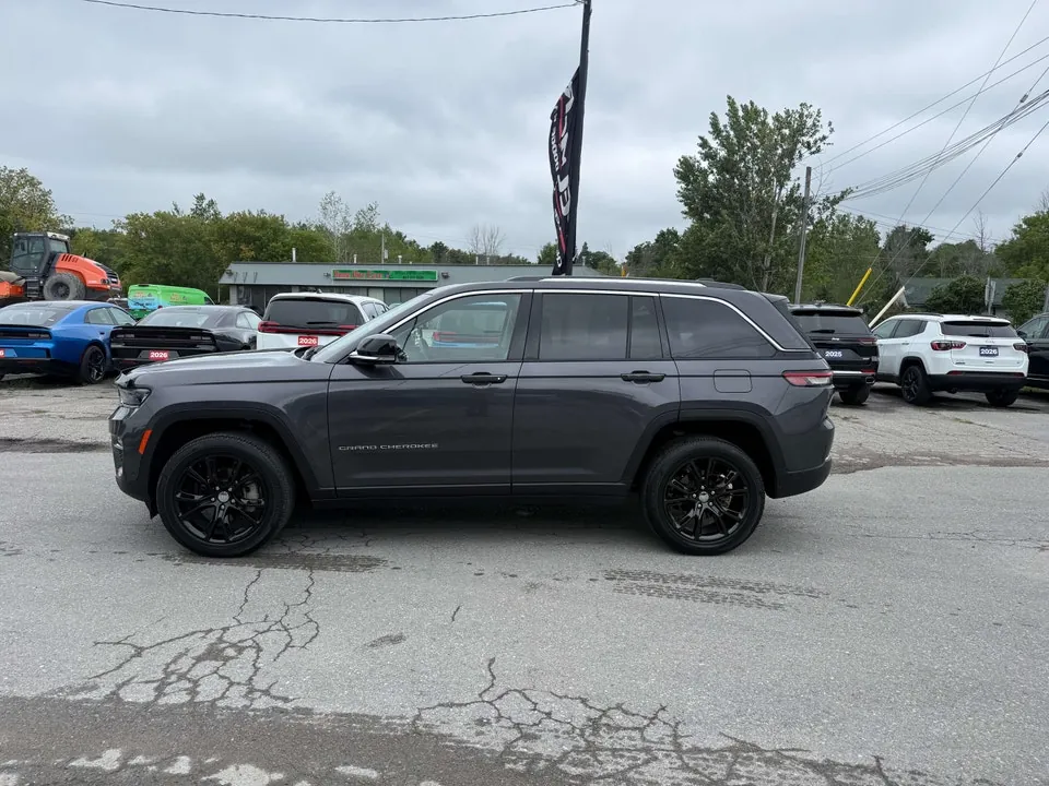 Jeep Grand Cherokee 2022 photo 2