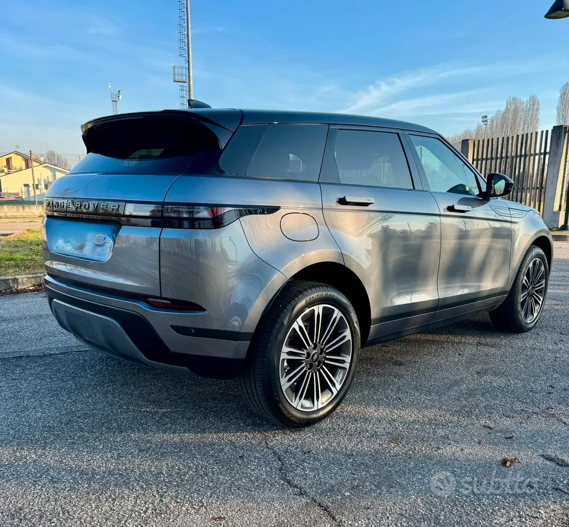 Land Rover Range Rover Evoque 2024 photo 2