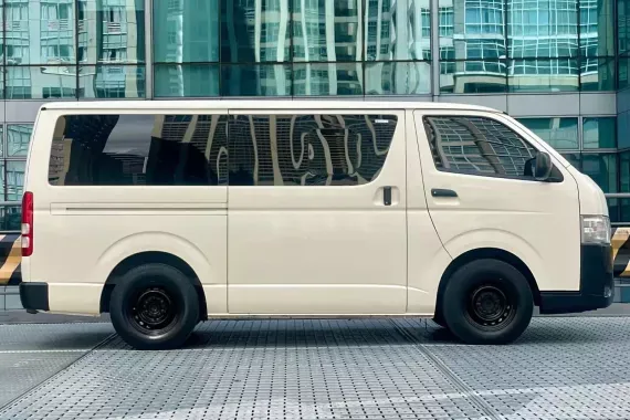 Toyota Hiace 2023 photo 5