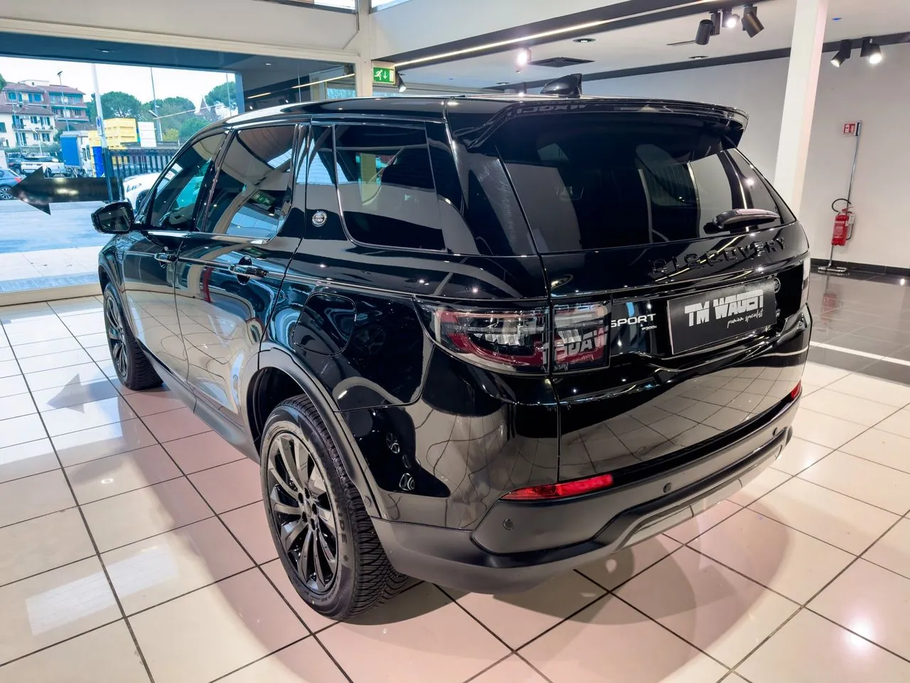 Land Rover Discovery Sport 2021 photo 3