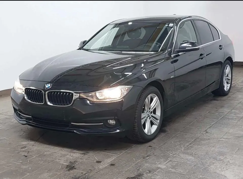 BMW 318I