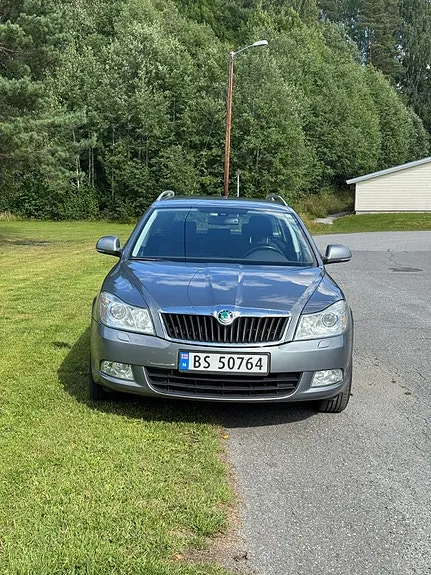 Skoda Octavia 2013 photo 2