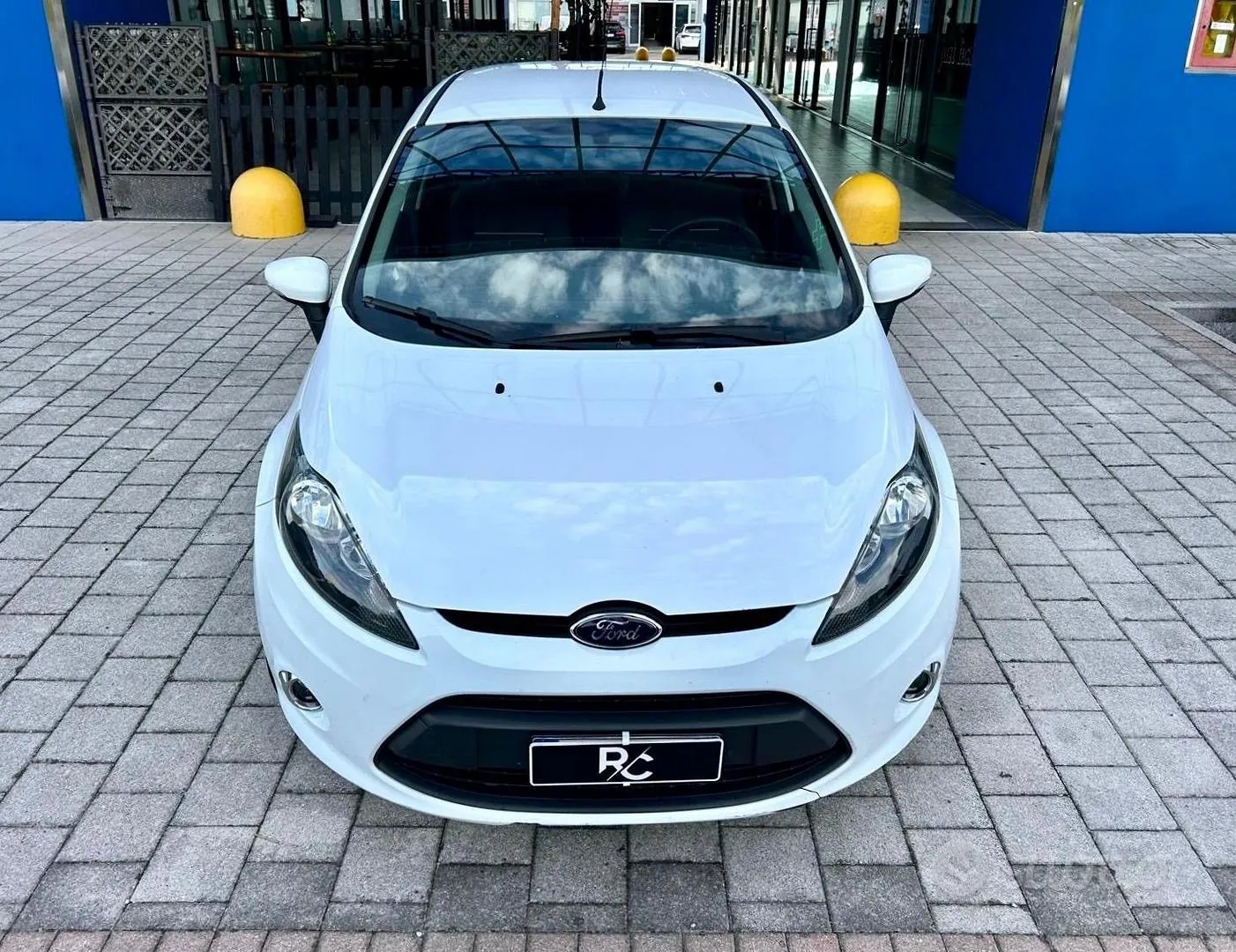 Ford Fiesta 2012 photo 2