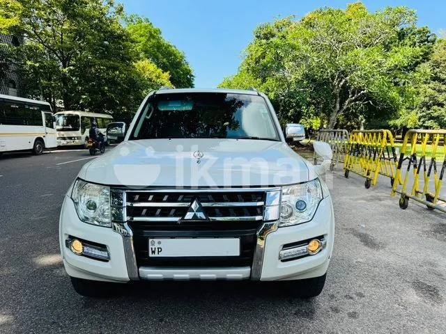 Mitsubishi Montero 2013 photo 2