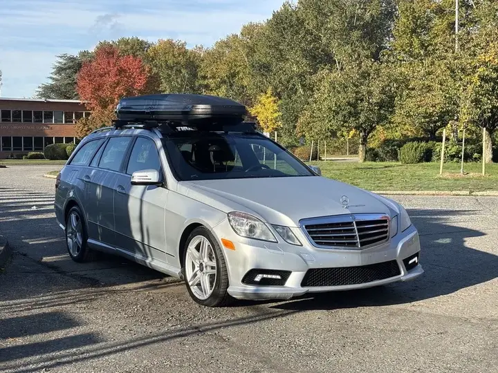 Mercedes-Benz E-Class 2011 photo 2