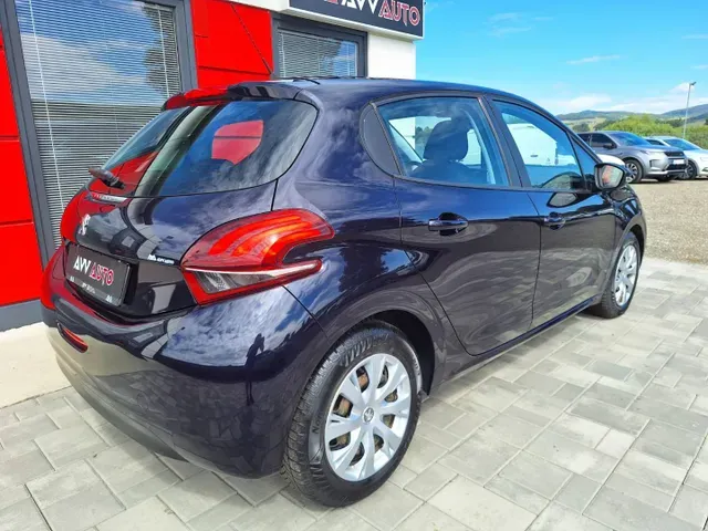 Peugeot 208 2018 photo 4