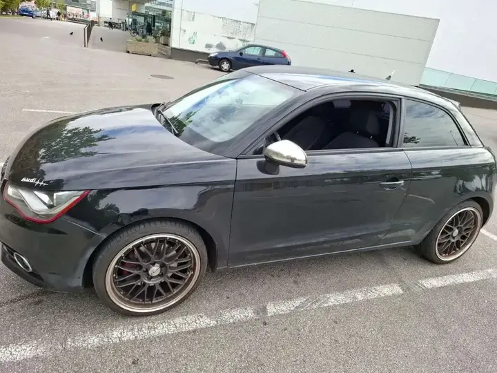 Audi A1 2011 photo 2