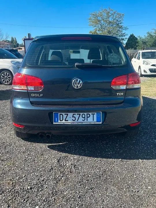 Volkswagen Golf 2010 photo 2
