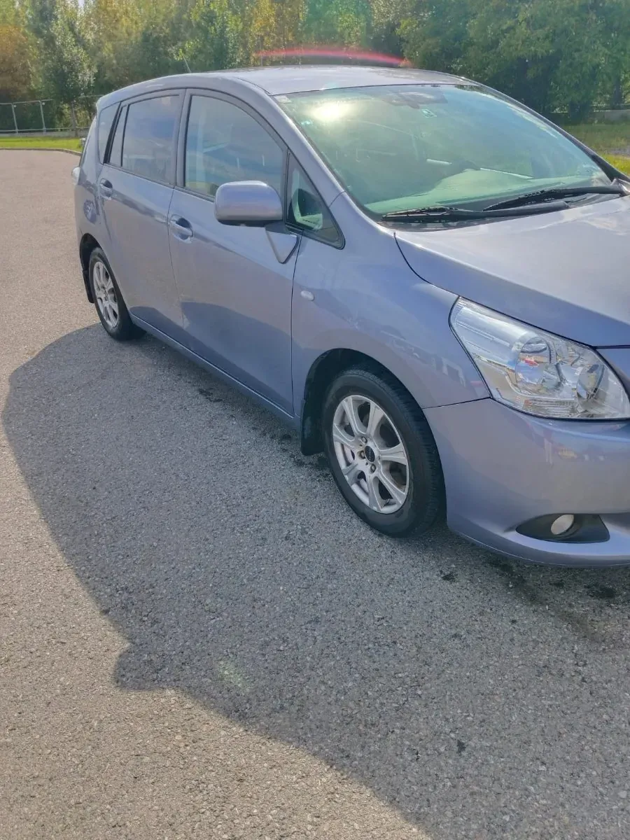 Toyota Verso 2011 photo 2