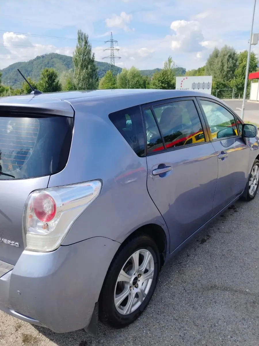 Toyota Verso 2011 photo 3