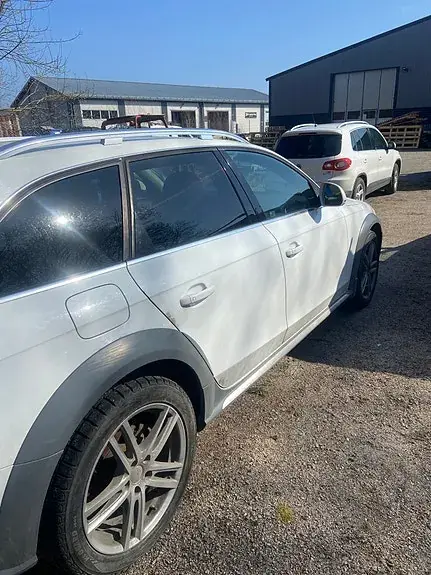 Audi A4 Allroad 2011 photo 3