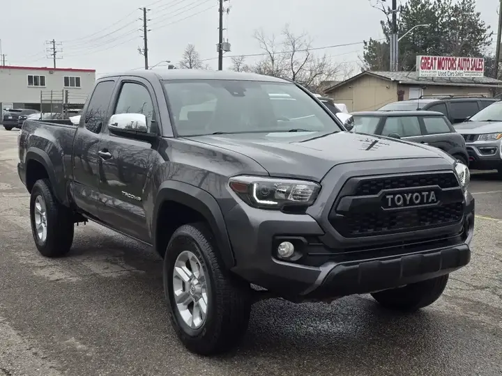 Toyota Tacoma 2022 photo 3