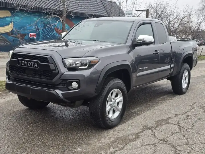 Toyota Tacoma 2022 photo 2