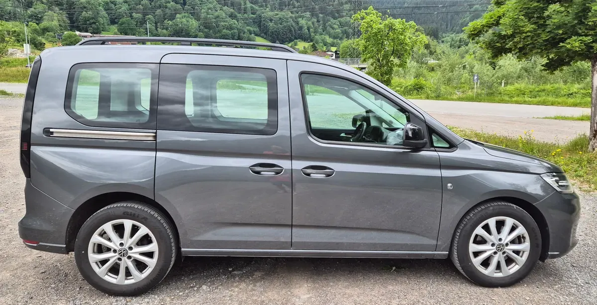 Volkswagen Caddy Life 2022 photo 3