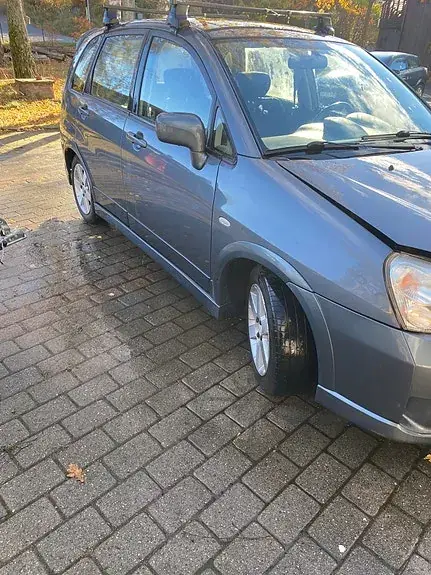 Suzuki Liana 2005 photo 2