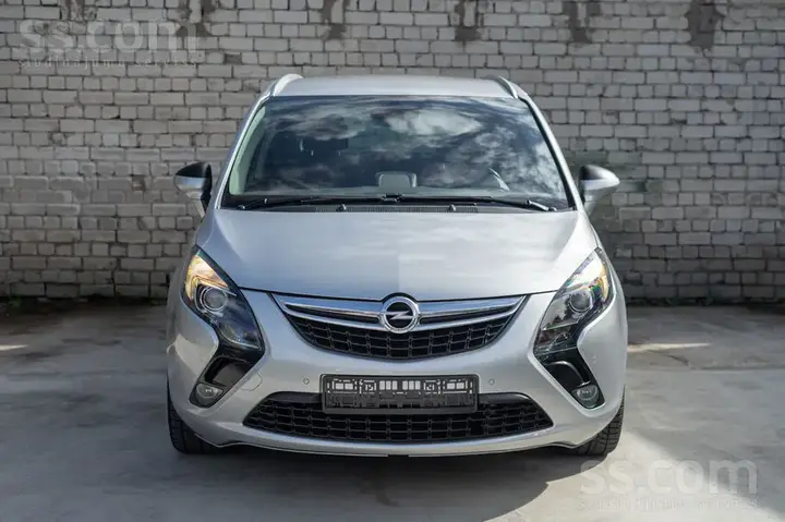 Opel Zafira 2012 photo 2