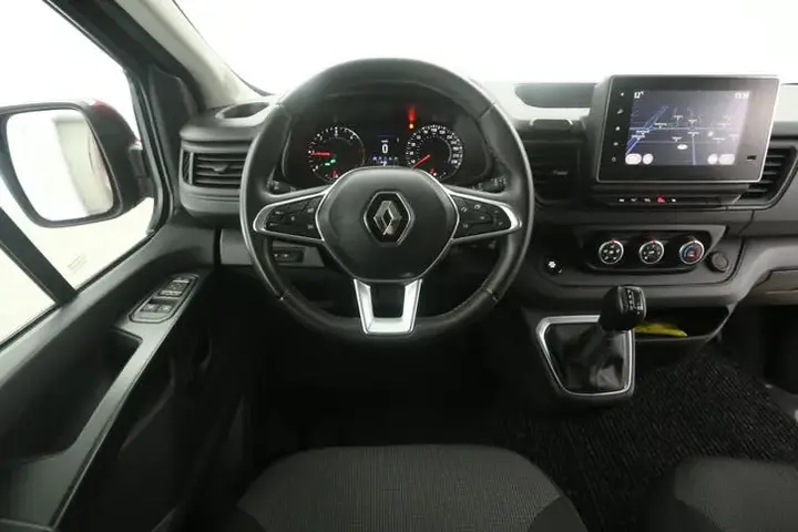 Renault Trafic 2023 photo 2