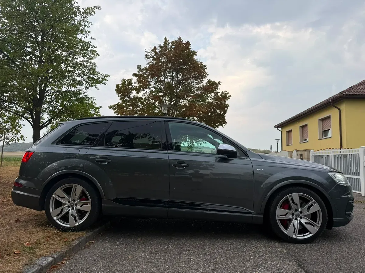 Audi Q7 2016 photo 2