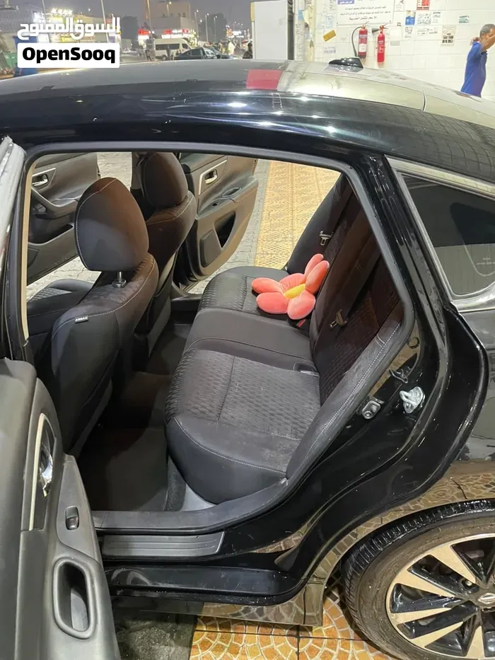 Nissan Altima 2018 photo 2