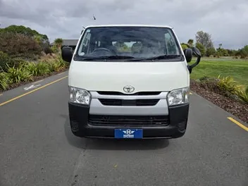 Toyota Hiace 2020 photo 3